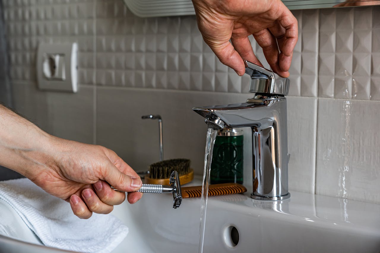 How to Get Hair Out of a Razor Without Damaging the Blades How to Get Hair Out of a Razor Without Damaging the Blades