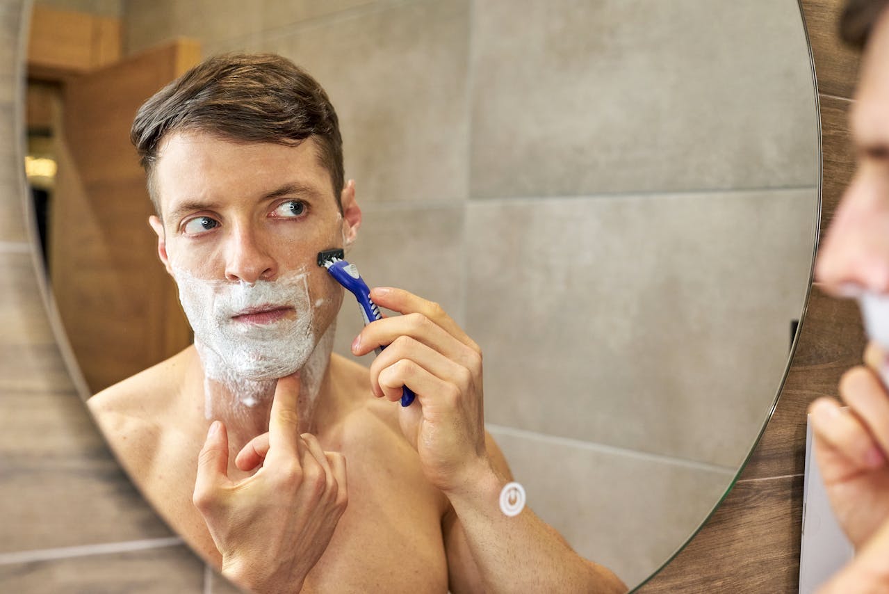 Razor Lifespan: How Many Shaves & When to Replace Razor Lifespan: How Many Shaves & When to Replace